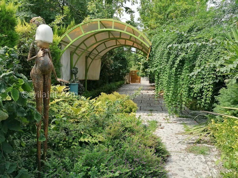 عکس اصلی شماره 2 - فروش ویلا باغ در رویان